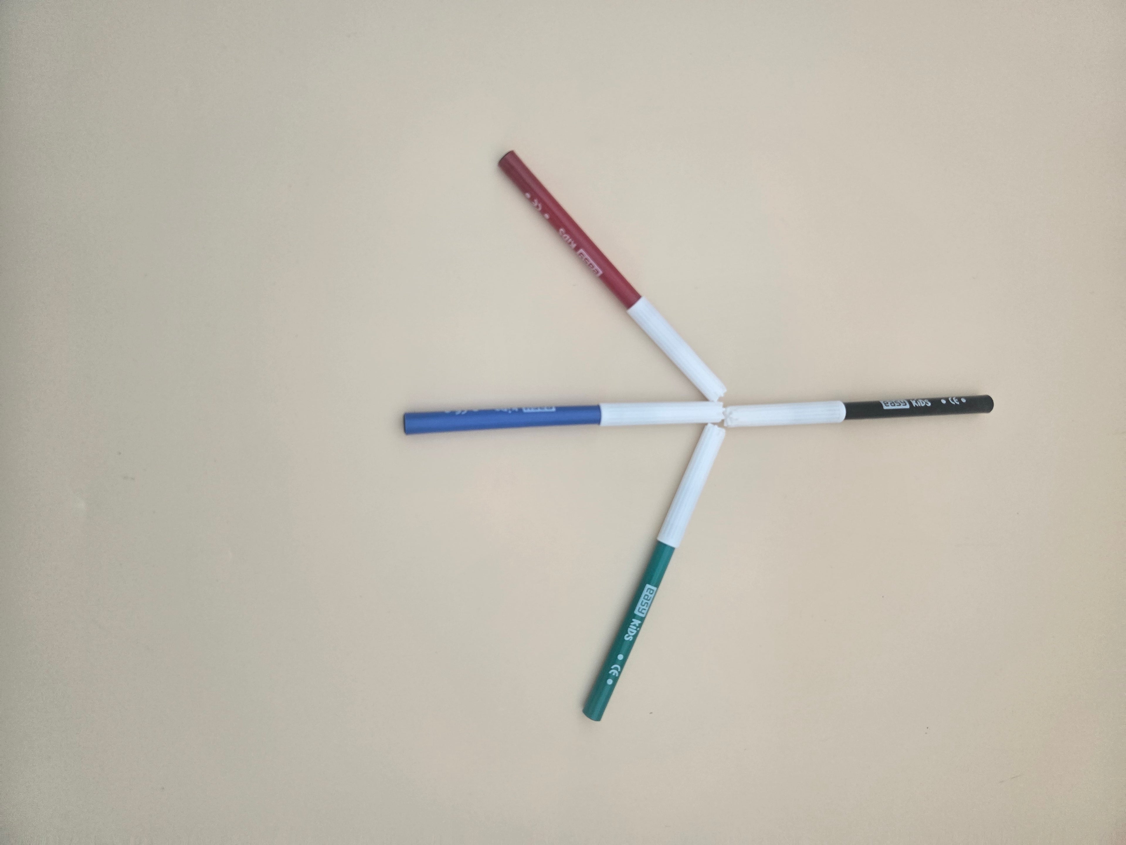Lot de 4 Feutres Easy Kids – Rouge, Bleu, Vert, Noir