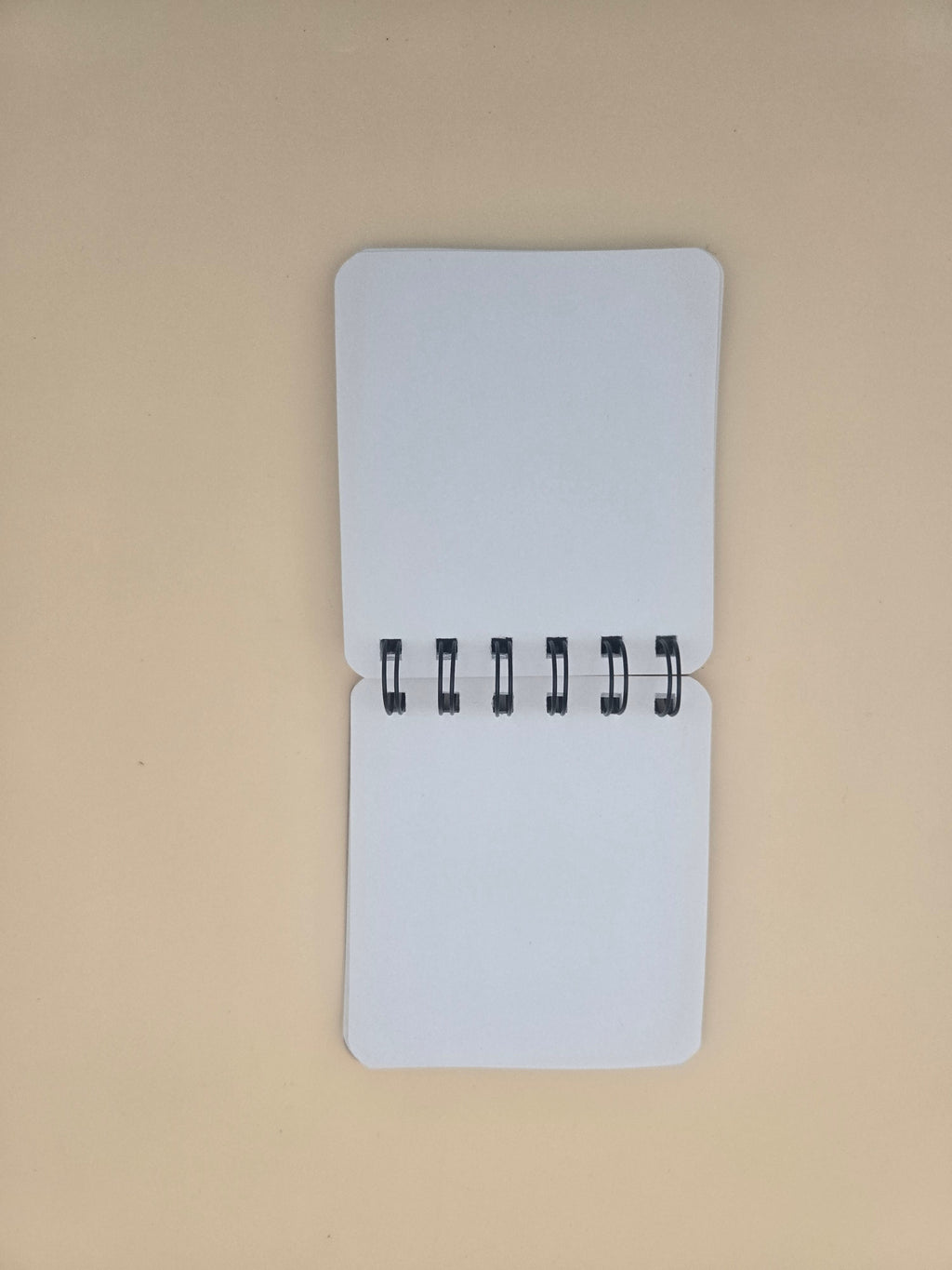 Carnet à Spirale Format Paysage – Pages Blanches, Coins Arrondis