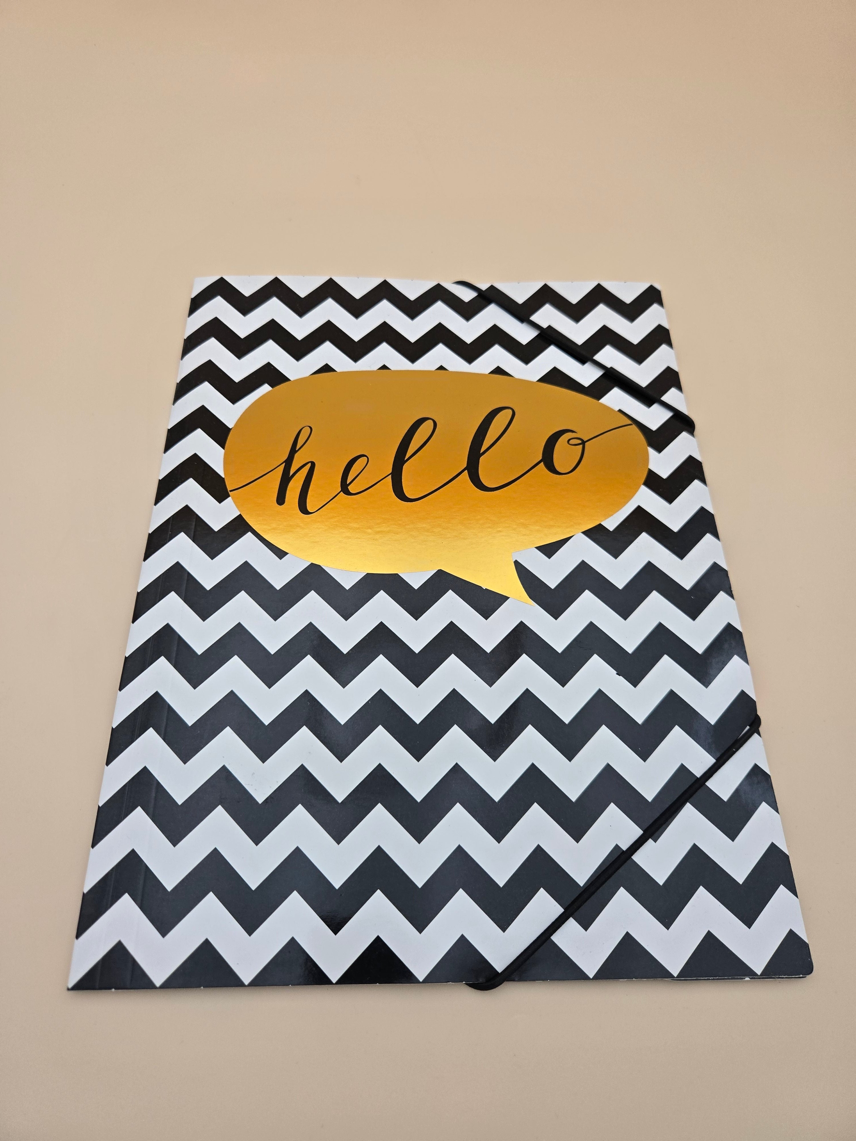 Chemise À Élastique HERMA A4 – Motif Zigzag Noir & Blanc