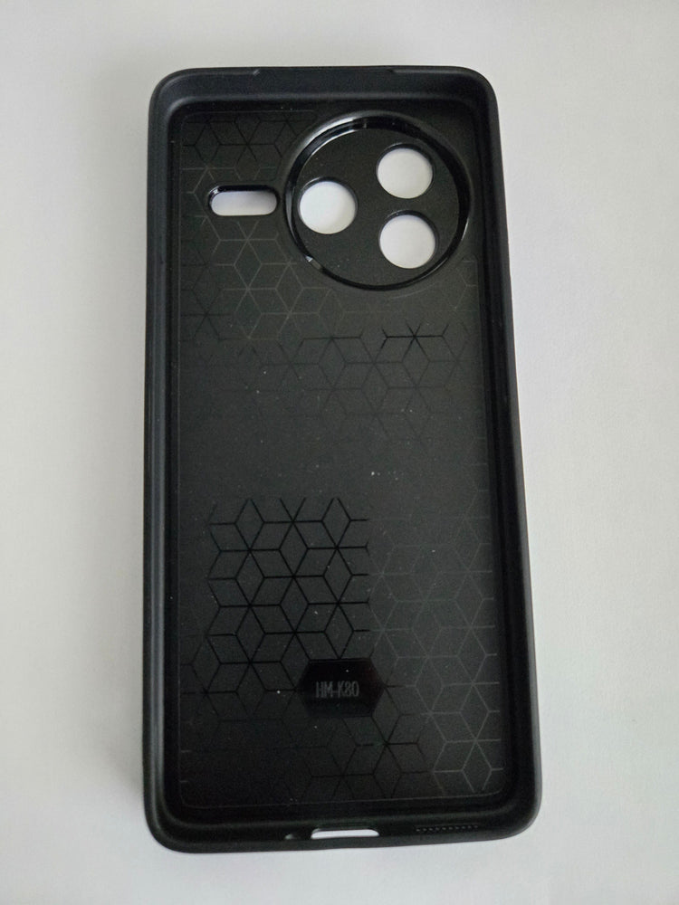 Coque pour Xiaomi POCO F7 noire et rouge – motif effet carbone