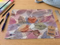 Pochette Plastique A4 – Motif Feuilles Squelettes Botaniques Rose & Violet, Bouton-Pression